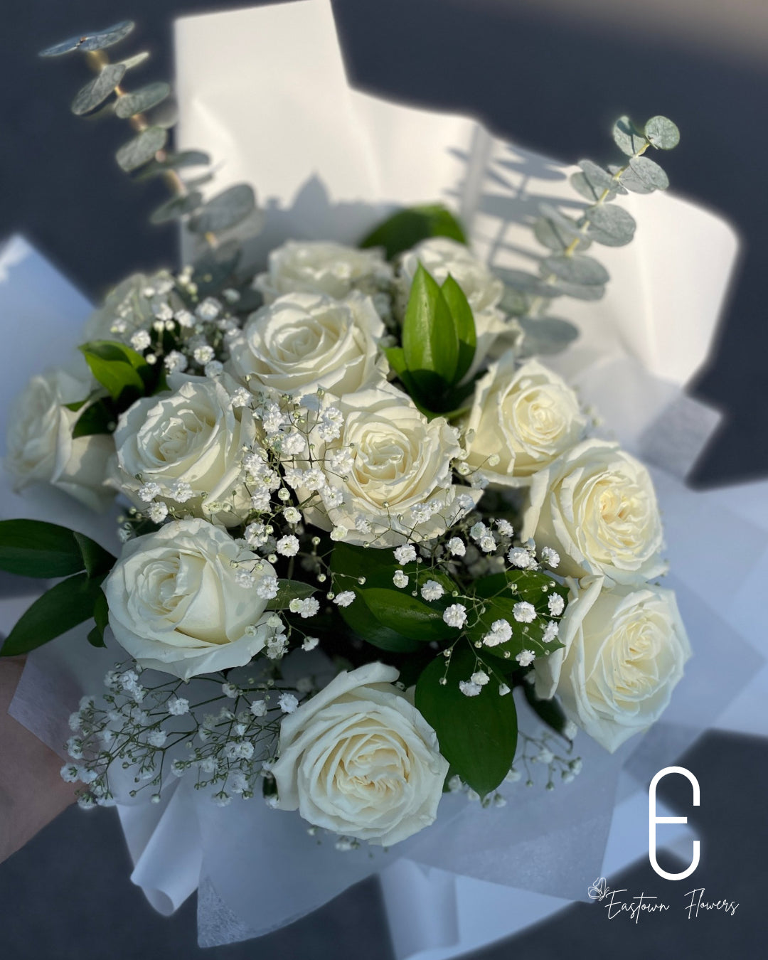 12(Dozen) White Rose Bouquet